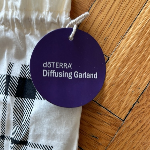 New doTERRA DIFFUSING GARLAND 9’ Organic Wool Made In Nepal Ivory New In Bag - Picture 4 of 8